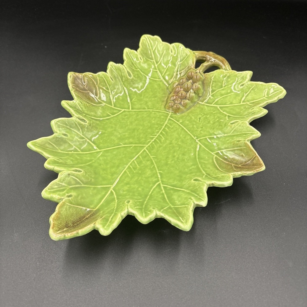 Vintage Oval Ceramic Serving‎ Platter Grape Leaves  11"X8" Dish Bowl Plate Green